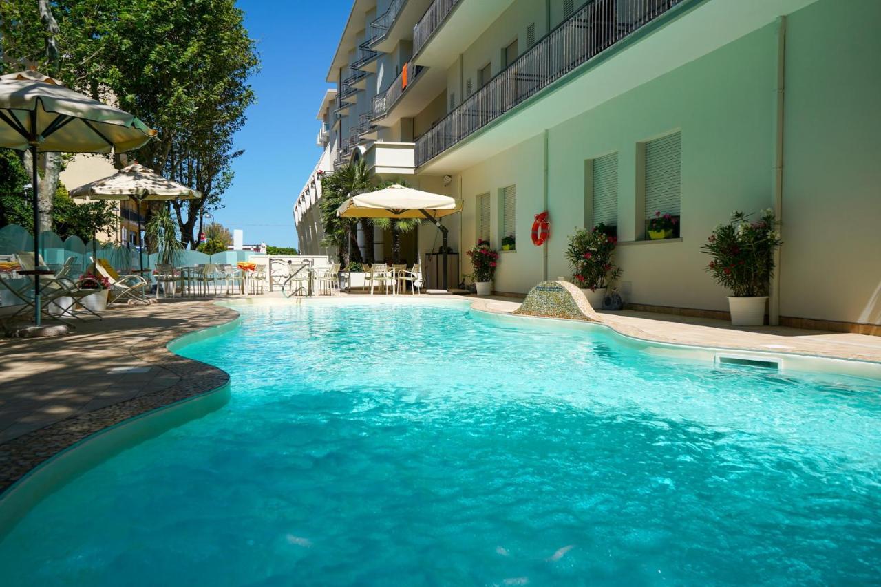 Hotel Pineta Bellaria-Igea Marina Exterior foto