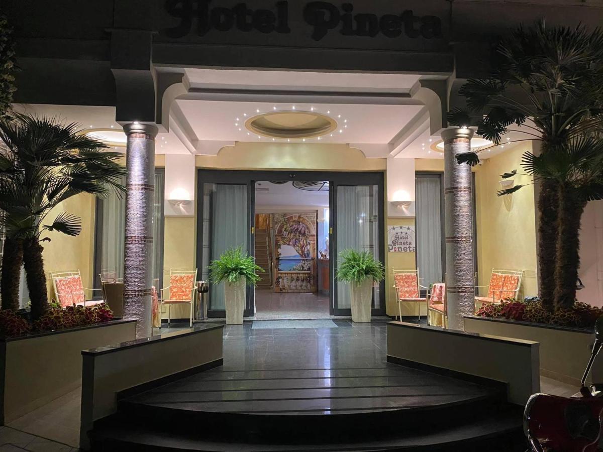 Hotel Pineta Bellaria-Igea Marina Exterior foto