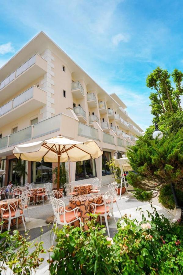 Hotel Pineta Bellaria-Igea Marina Exterior foto