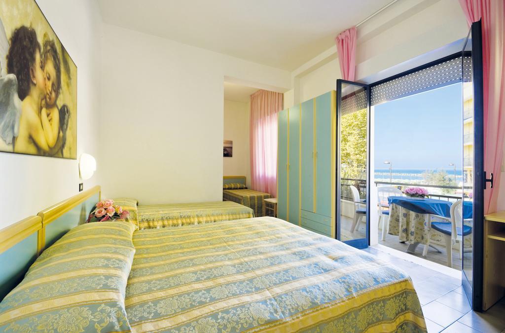 Hotel Pineta Bellaria-Igea Marina Quarto foto