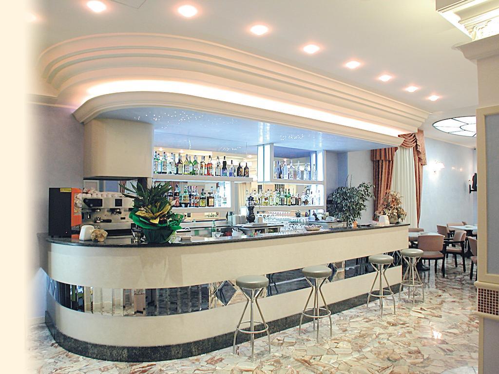 Hotel Pineta Bellaria-Igea Marina Exterior foto