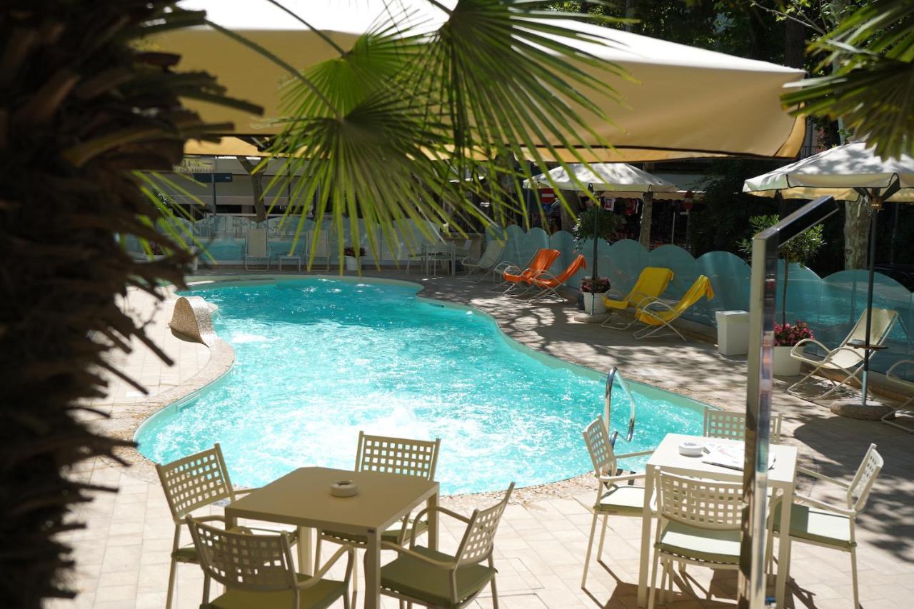 Hotel Pineta Bellaria-Igea Marina Exterior foto